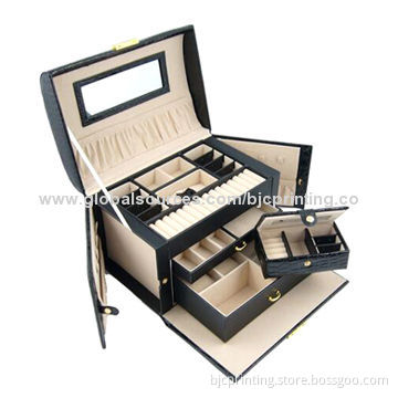 Trinket box for gift storage